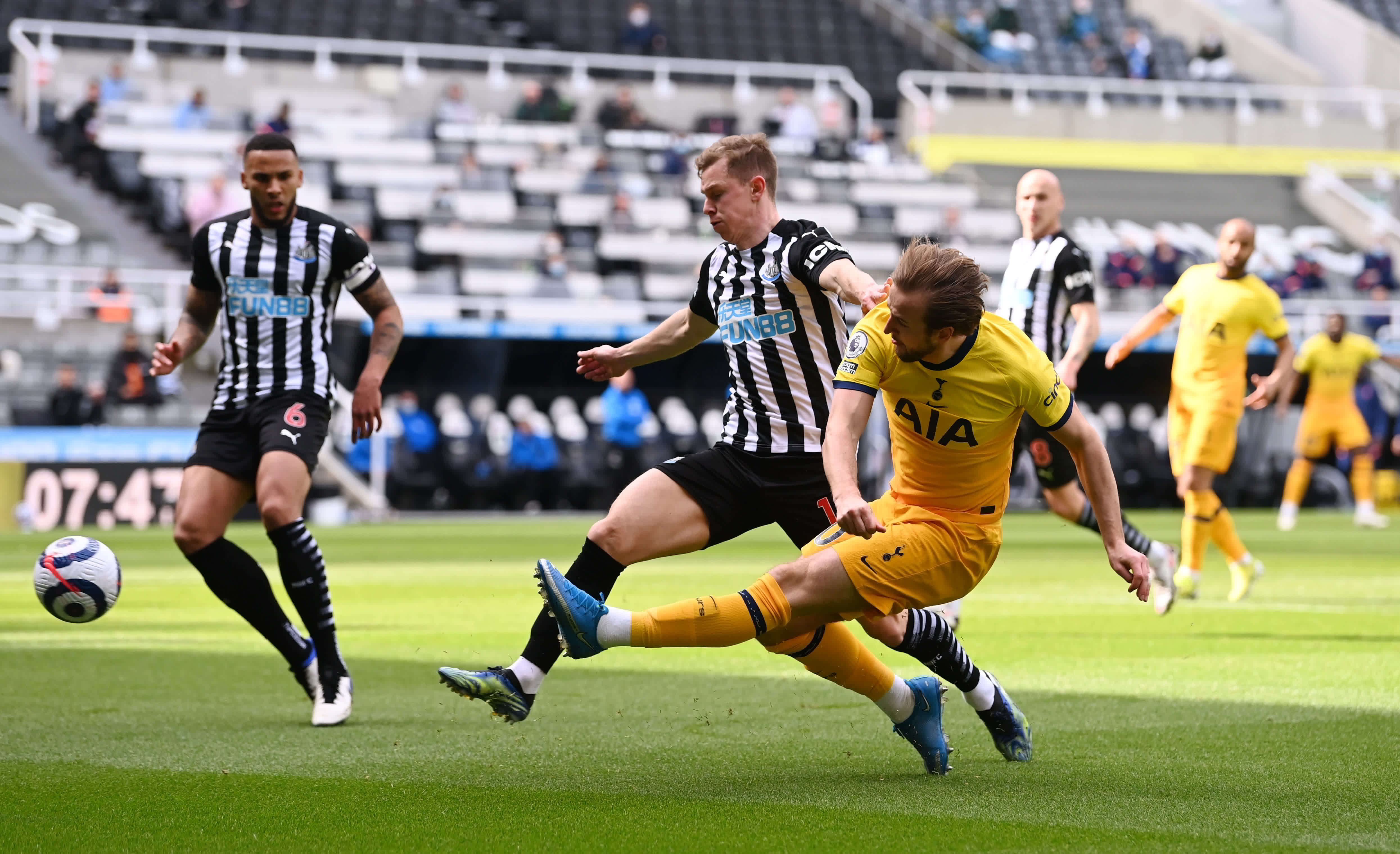 夺得意甲冠 夺得意甲冠